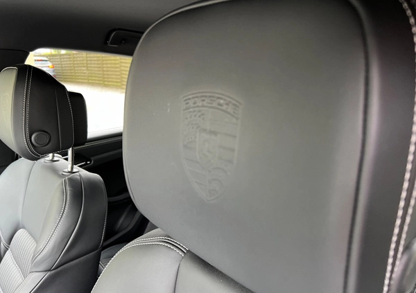 Porsche Macan cena 313650 przebieg: 5860, rok produkcji 2023 z Orzysz małe 172